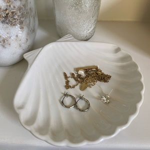 Vintage White Ceramic Shell Tray | Mermaidcore Coastal Jewelry Dish